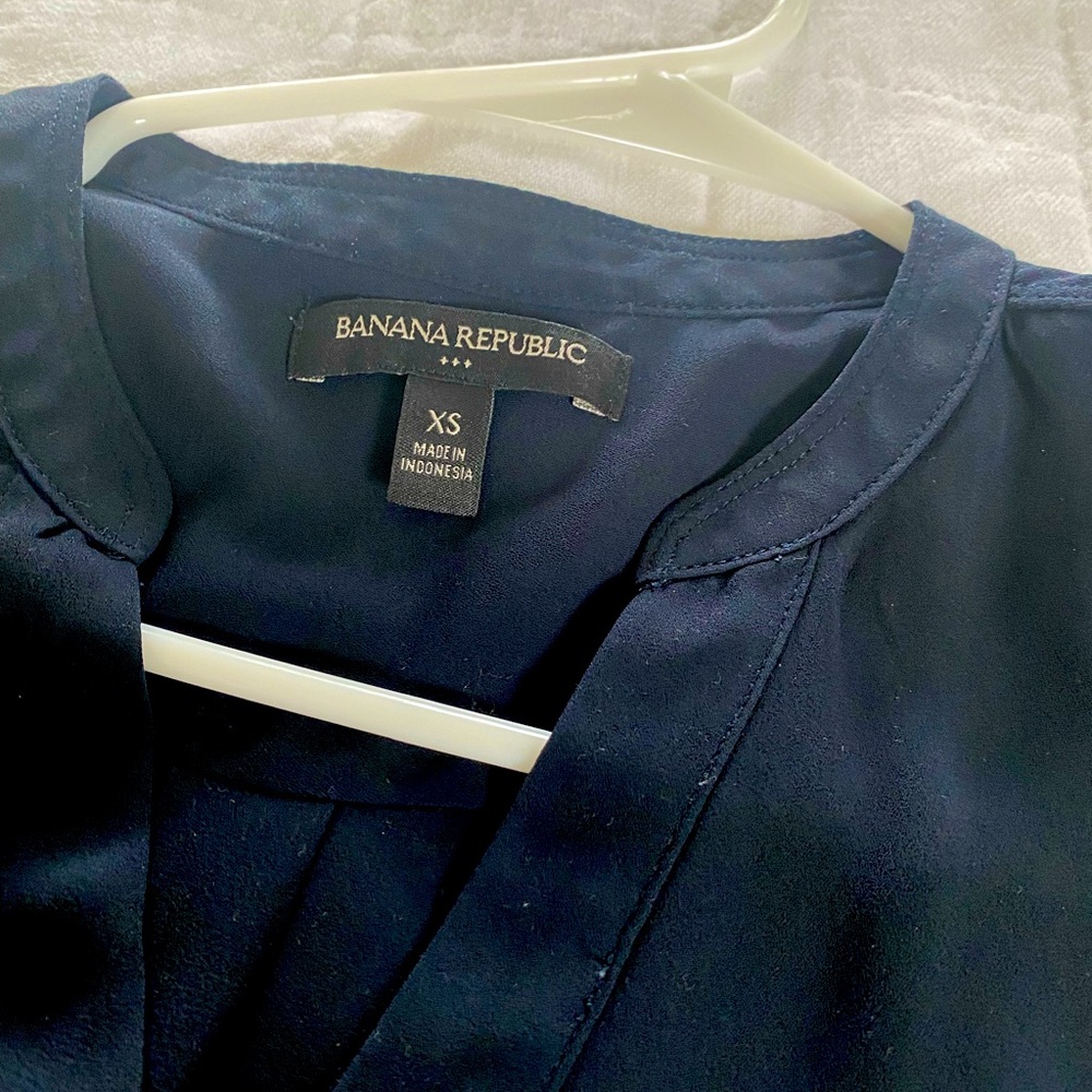 Banana Republic Sleeveless Top - Picture 3 of 3